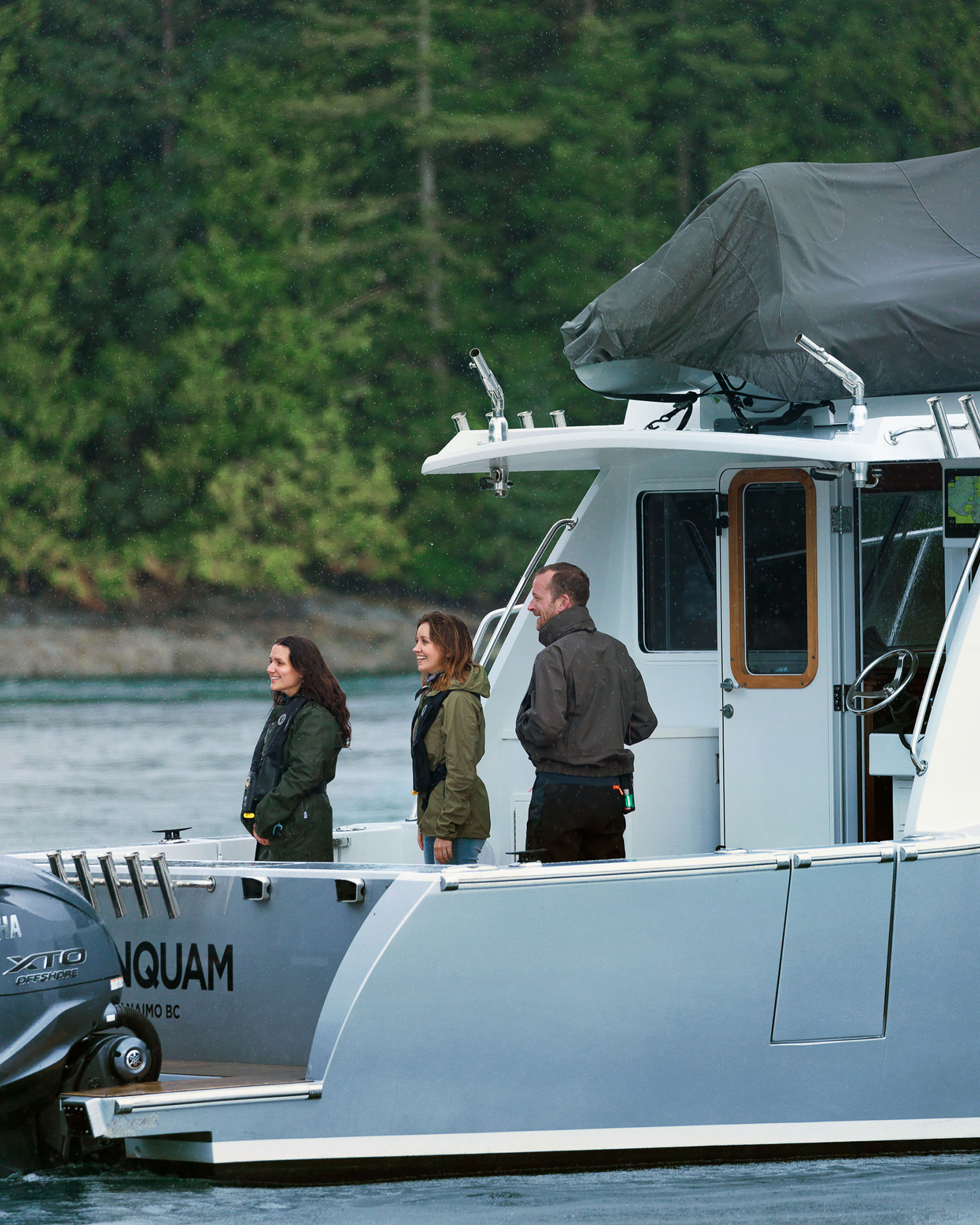 Sealion watching from the boat